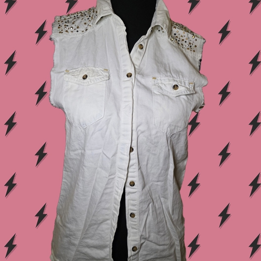 A little Rock-N-Roll, A Little Grunge, A Little Bling & A Whole Lotta ATTITUDE!